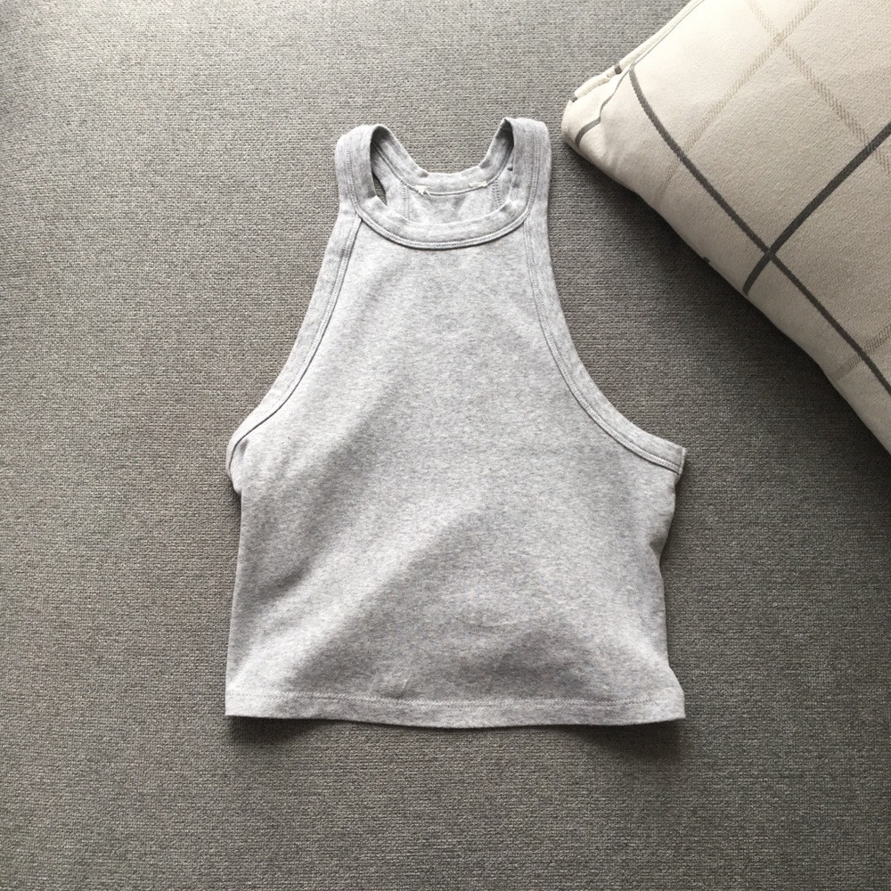 Set of Gray and Mustard Cropped Halter Tops - Picture 5 of 6